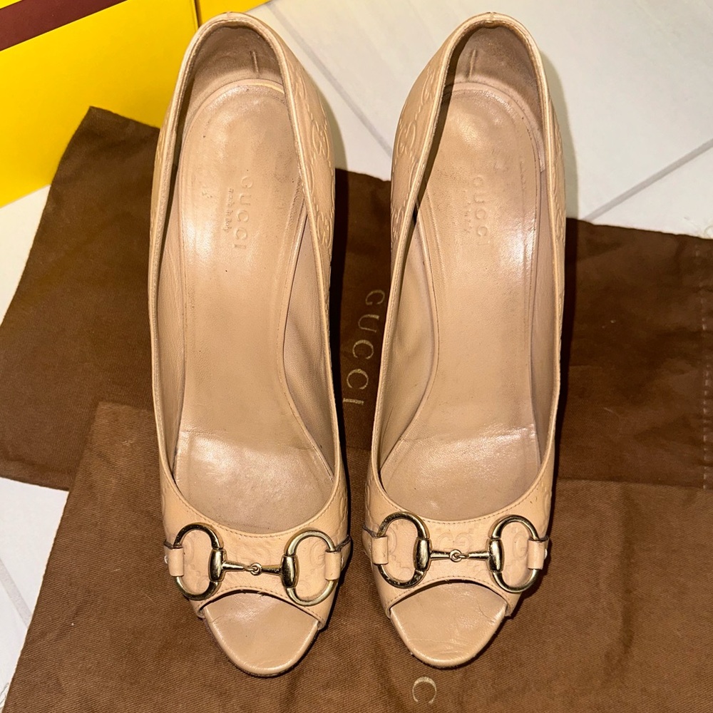 GUCCI Guccissima Horse-bit Leather Peep Toe Pump - Picture 3 of 15